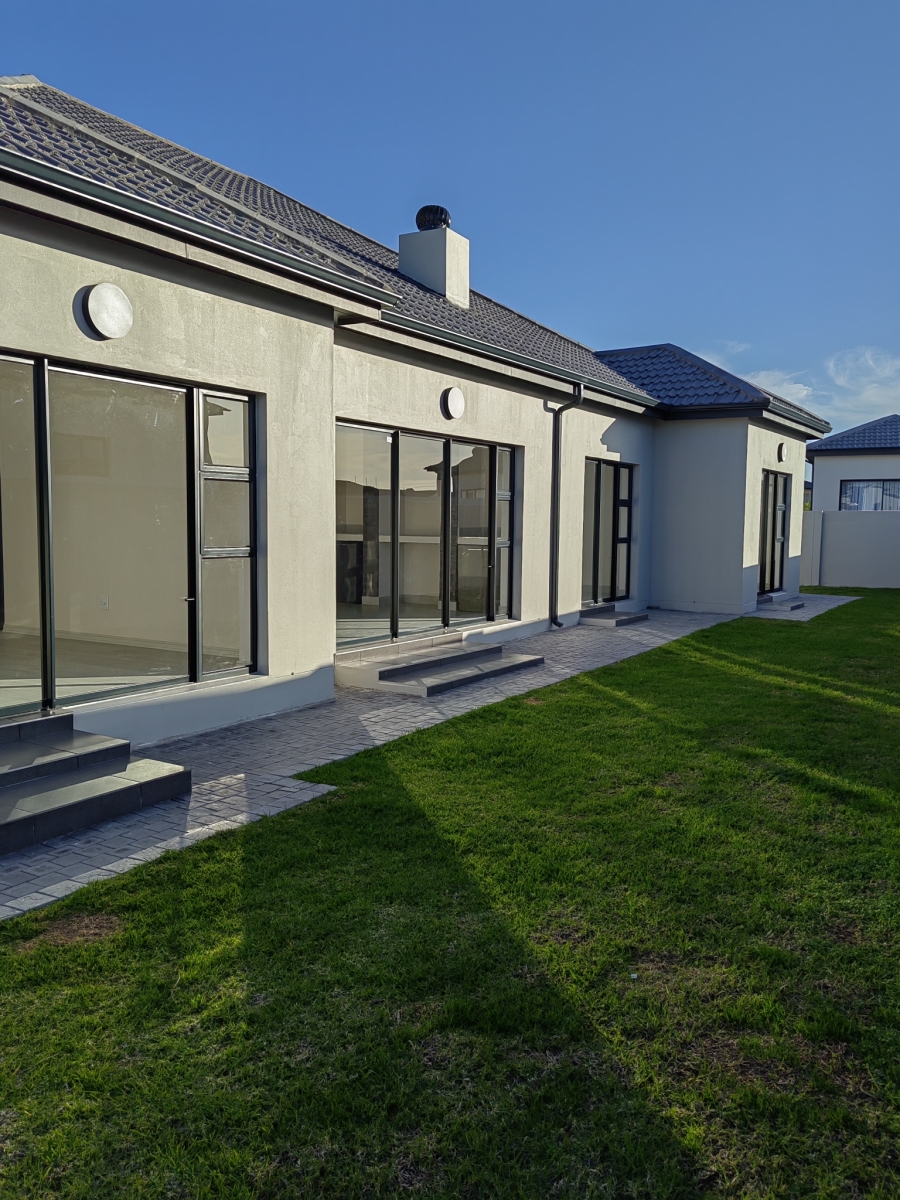 4 Bedroom Property for Sale in Fountains Estate Eastern Cape